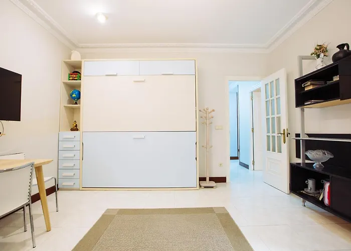 Centrico Junto Estacion Tren Y Autobus * 산세바스티안