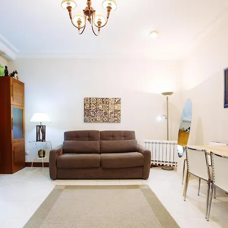 Centrico Junto Estacion Tren Y Autobus